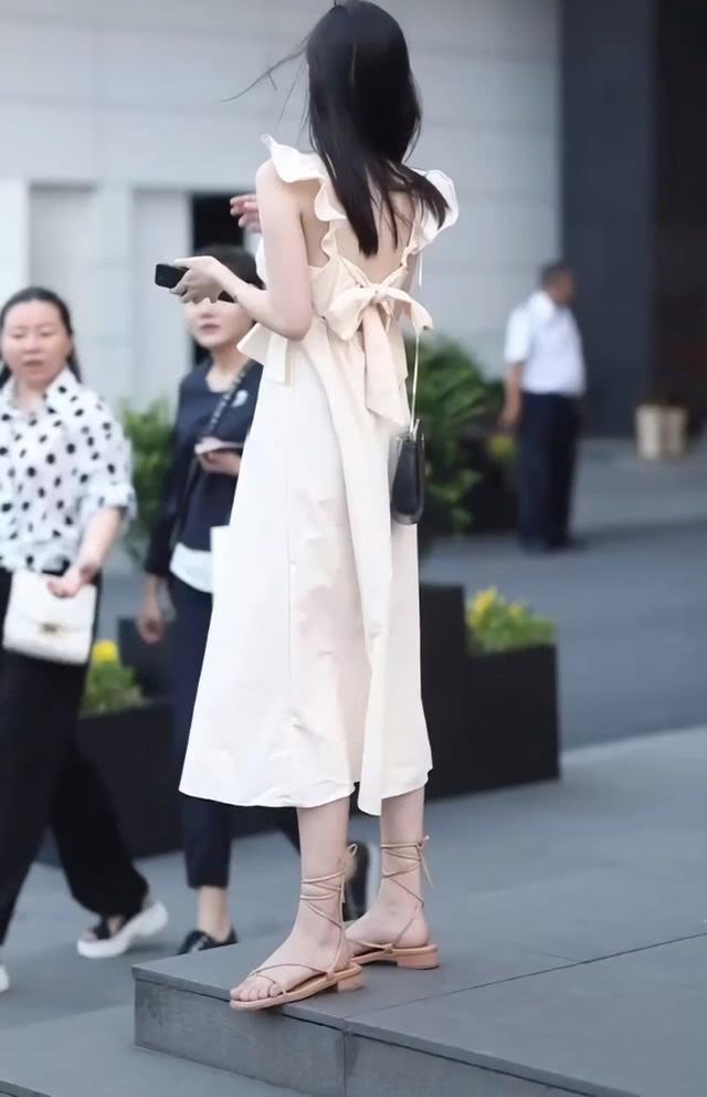 7月份别穿匡威了,赶紧入手这款“藤蔓鞋”,保你清凉一夏天 AG真人娱乐注册