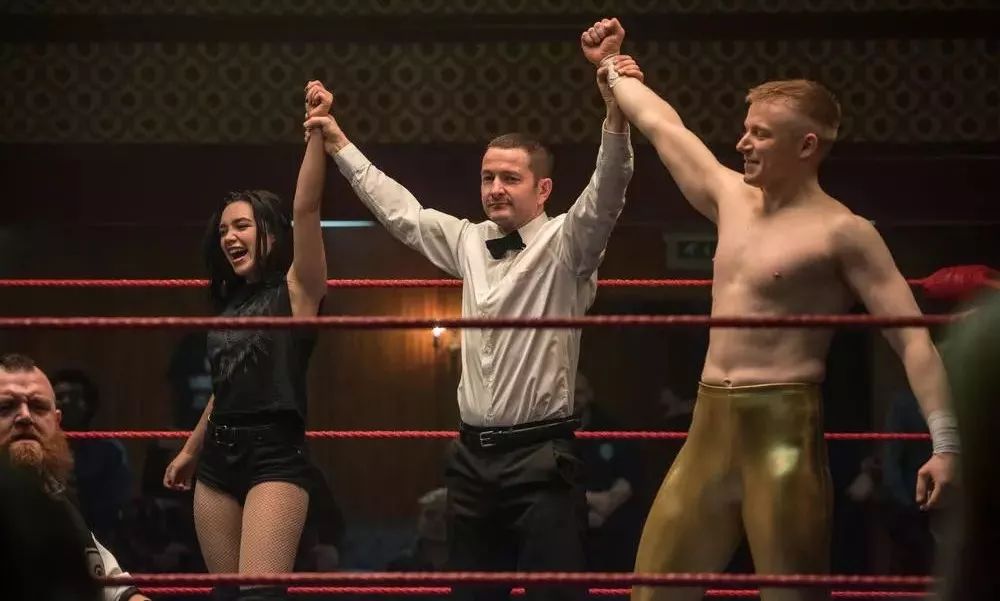 wwe老总_wwe老总西装图片(3)
