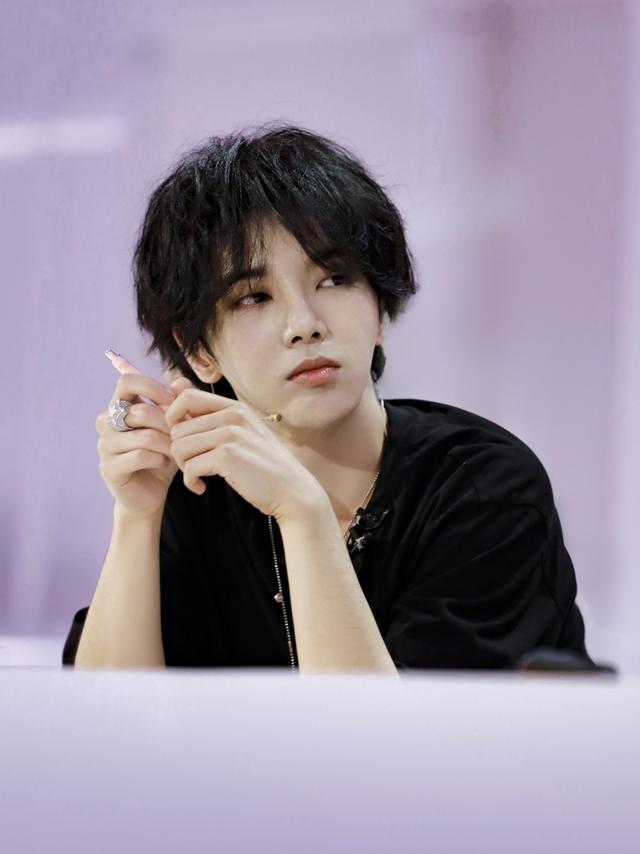 宋丹丹叫华晨宇 大爷 ,谁注意到华晨宇对她的称呼 情商太高了