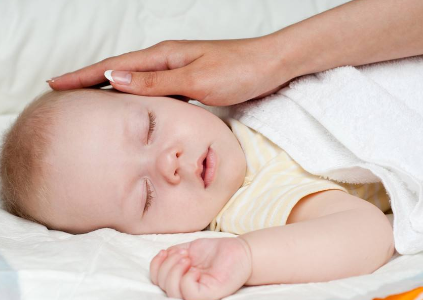                     原创            孩子每天睡多久是健康的？睡得少，不仅个子长不高，还会性早熟
