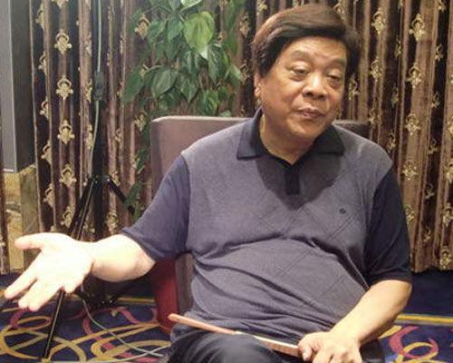 77岁赵忠祥卖订制字画送合影,屋内摆放收款码! 澳门威尼斯人集团