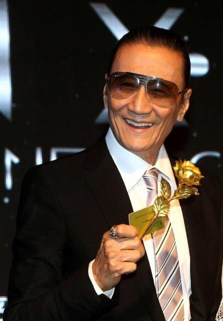 谢贤是香港最老的明星了,风流了几十年,从年轻