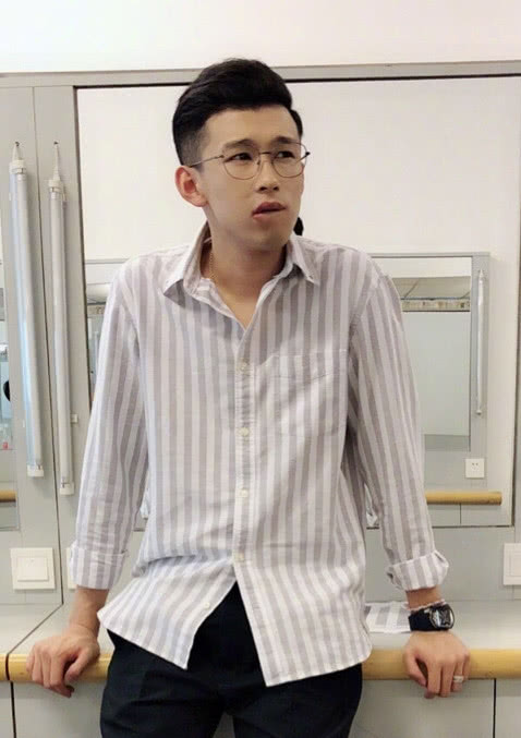 李天佑的微博认证:两个身份一个都做不到,太讽刺! 澳门新金沙赌城