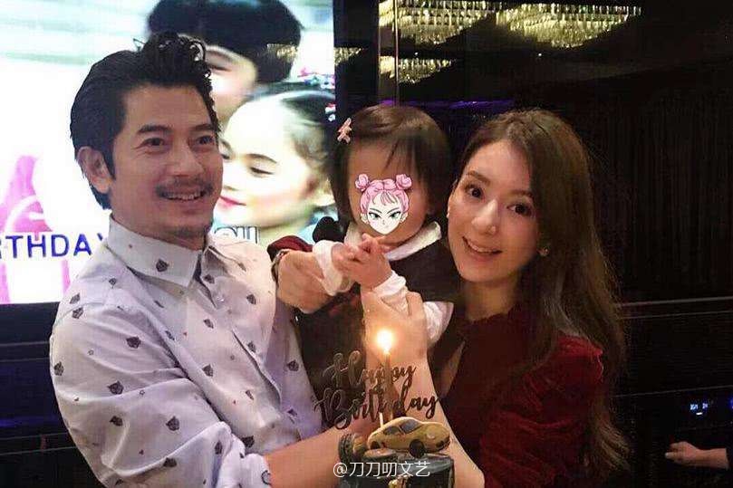 2017年3月4日,郭富城和方媛注册结婚,三年抱两,已经有俩掌上明珠了.