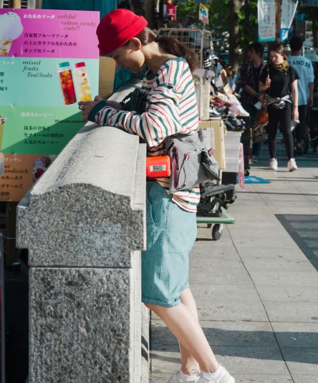 《红苹果乐园》里的女一,沦落当旅游博主,33岁拍婚纱照仍美 百万发平台