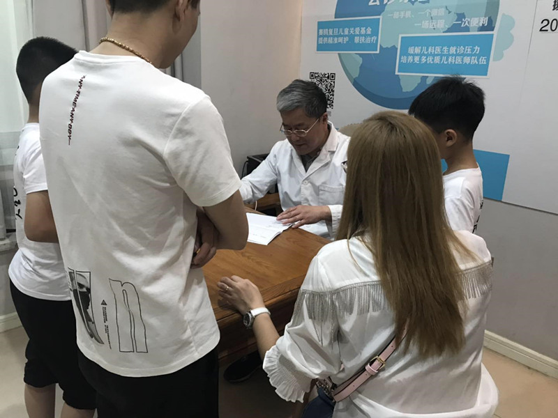 杭州复旦儿童医院冯志刚专业治疗小儿疝气40