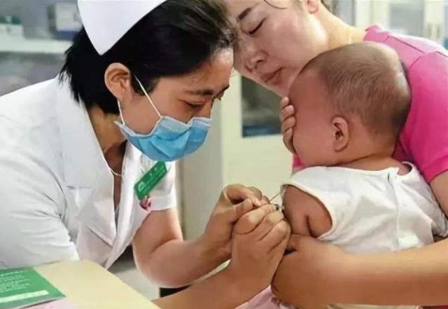                     原创            带宝宝打预防针时，家长别犯这4个禁忌，很多人都中招了