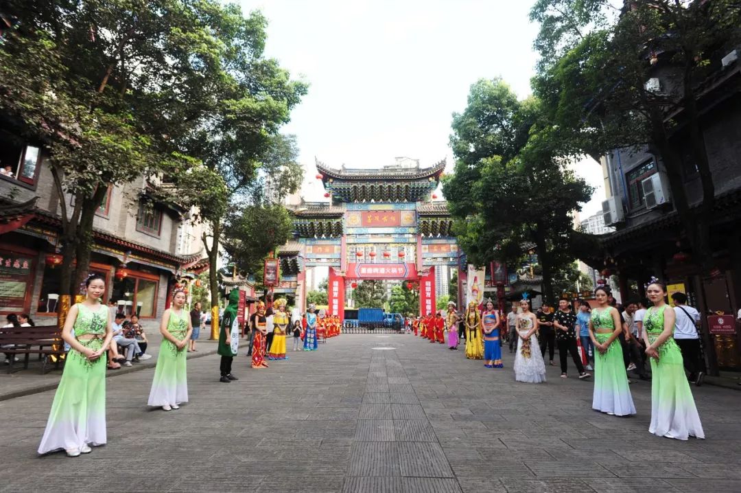 【曝光】长寿菩提古镇第七届重庆啤酒火锅节大批现场照流出,人山人海