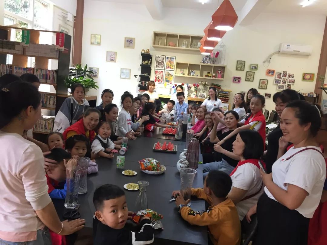 万安新市民中心亲子插花茶话会母亲节主题活动