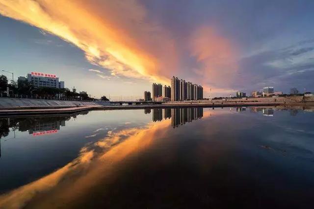 天马湖晚霞 何永红