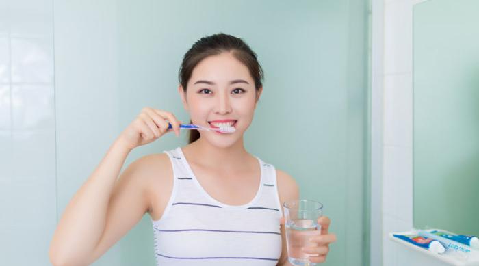                     辟谣，坐月子不能洗头，洗澡和刷牙？其实都可以做，有益健康