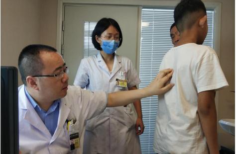                     娃进入猛长期，家长忽视3点，娃少长10CM，医生：很多家庭都存在
