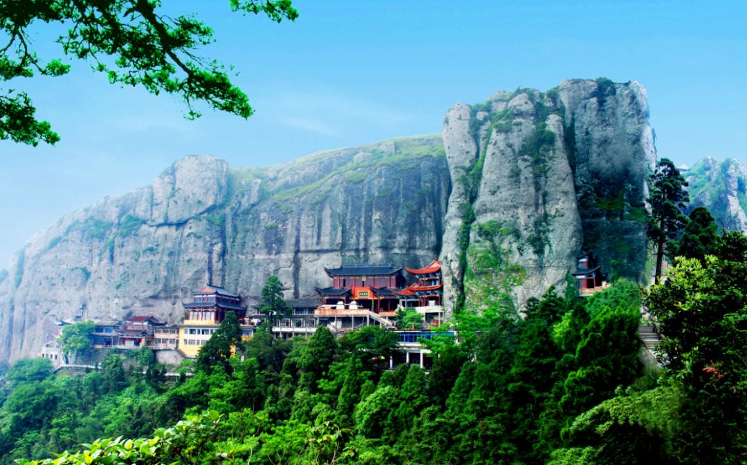 仙桥景区位于雁荡山最北端,传说是仙人王子晋骑鹤飞临之地.