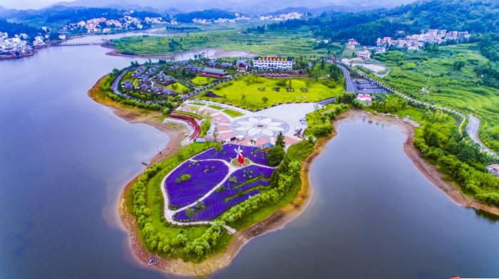 贵州存在感最低的3个城市,一个至今都没高铁,一个是黔东南自治州 fg游乐电子官方网