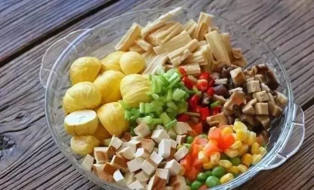 香气扑鼻的排骨板栗焖饭,一个电饭锅就搞定! 必发888老虎机