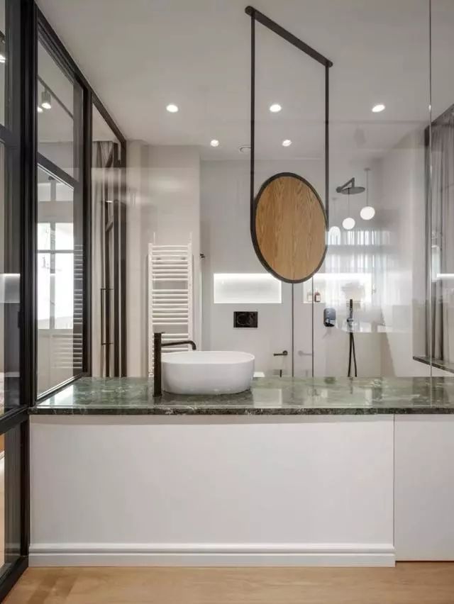 入户玄关地面玻璃隔断 e50e4bd577294336a3faaf6dde1f8276.jpeg