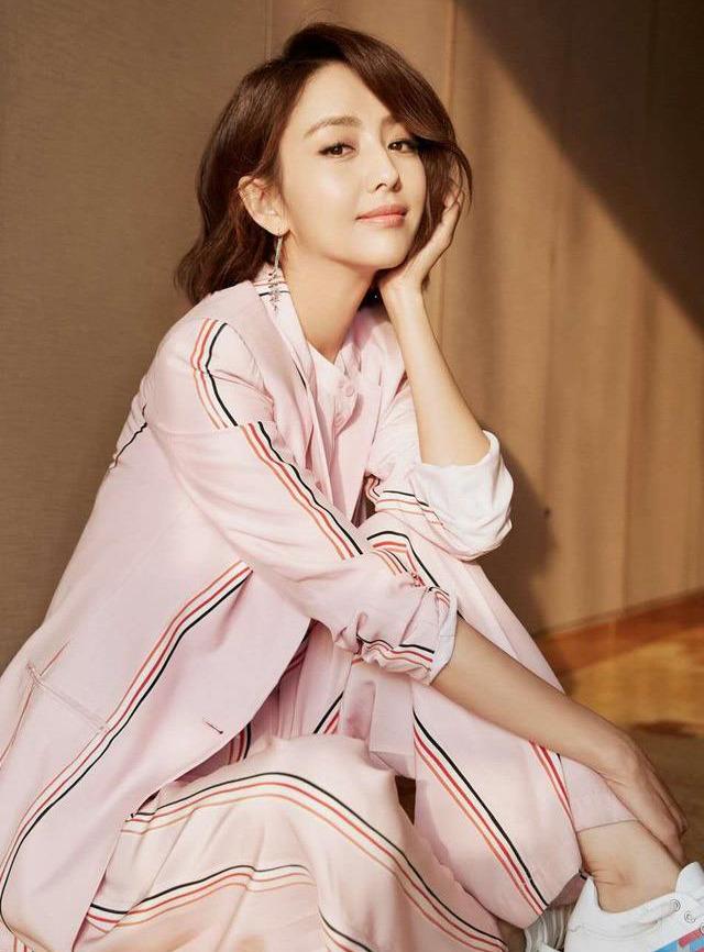 佟丽娅体重仅84斤,只因吃饭时的一个小习惯,网