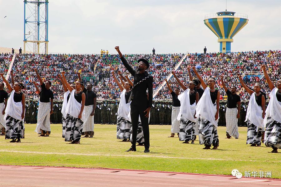 卢旺达总统在解放25周年庆典上呼吁非洲自强