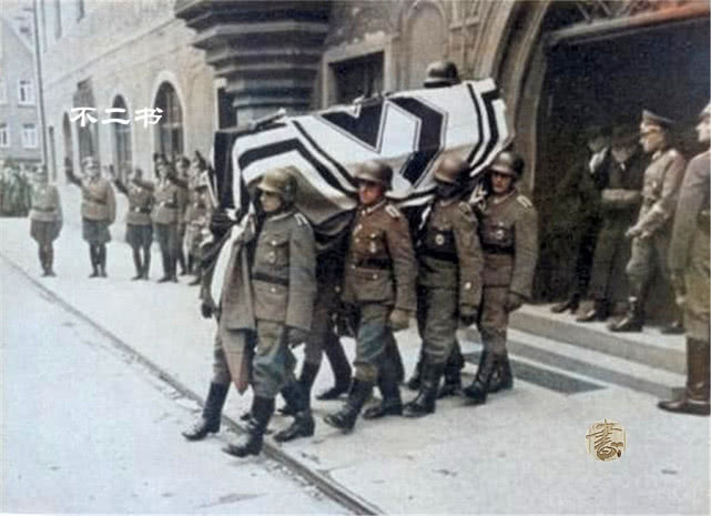上色老照片:沙漠之狐隆美尔葬礼现场照 被希特勒赐死的德军战神_北非