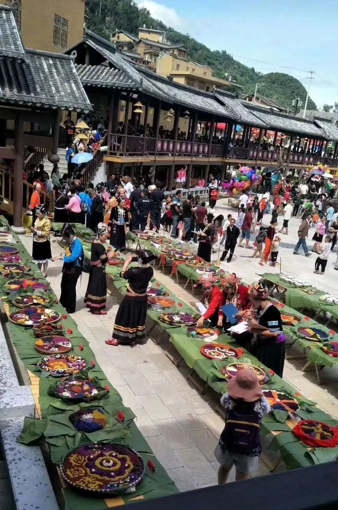 探秘壮族民俗节日"锦壮红饭节"