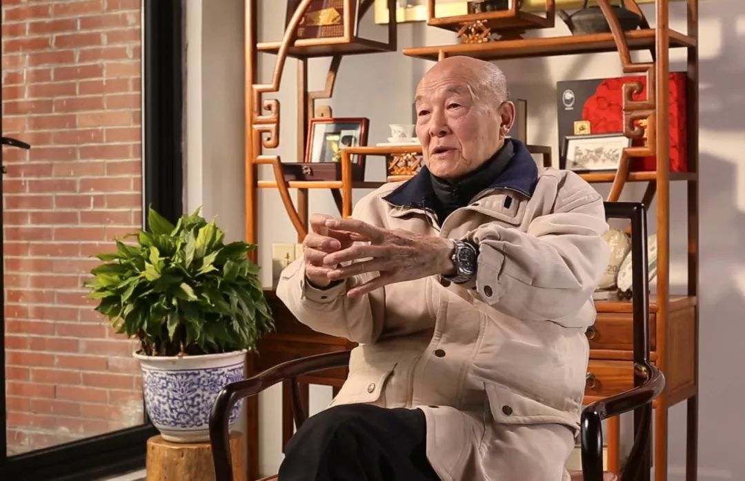 我身边的好党员王振信心胸坦荡仗义执言他的眼里只有不容失败的工程