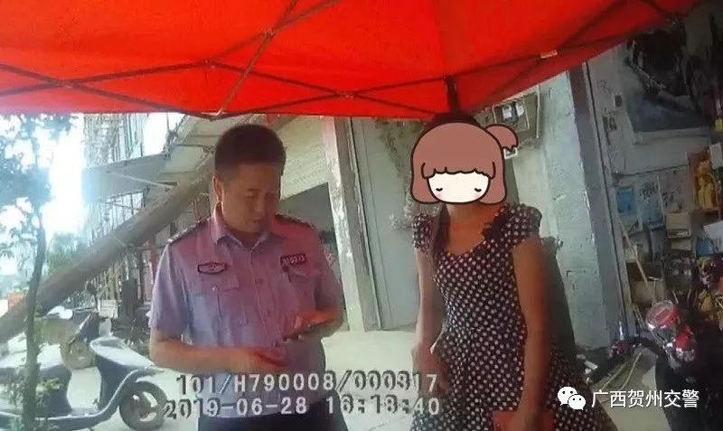 富川瑶族自治县公安局交通管理大队事故处理中队中队长 刘能:"我们给