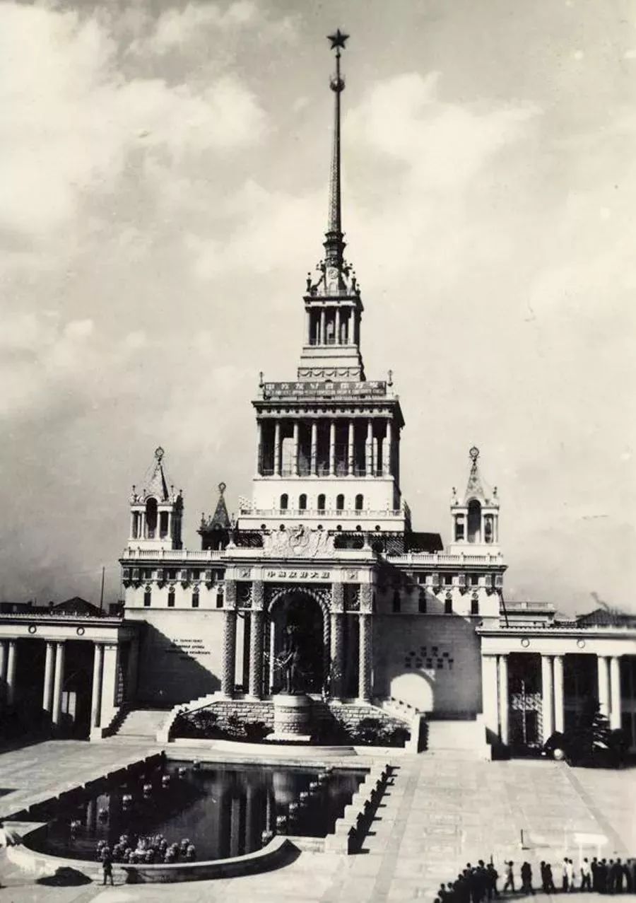 1955年3月拍摄的中苏友好大厦