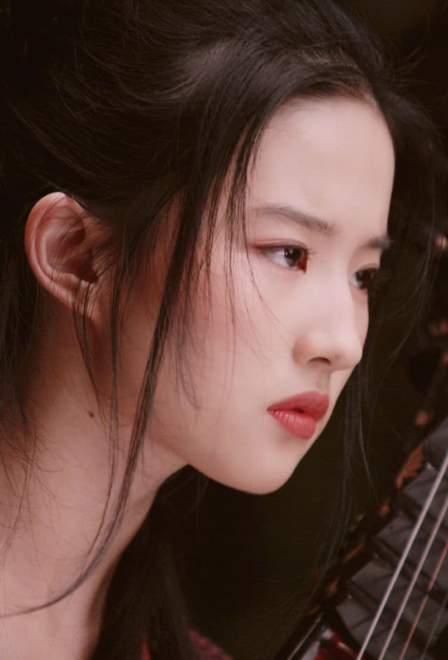 刘亦菲这个古装角色虽然造型一般,颜值却比小