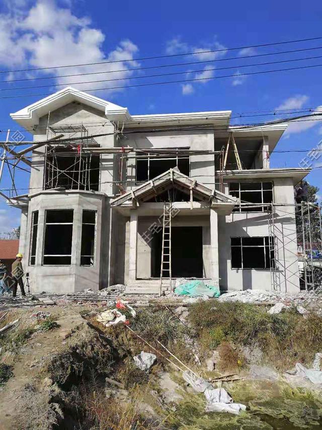 江苏夫妻回农村自建房,2层楼盖好花了100万,这钱花得值吗