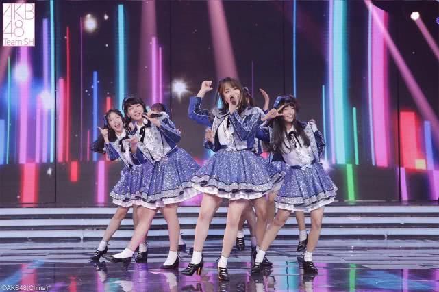 akb48teamsh携新歌关于你打榜首登央视舞台