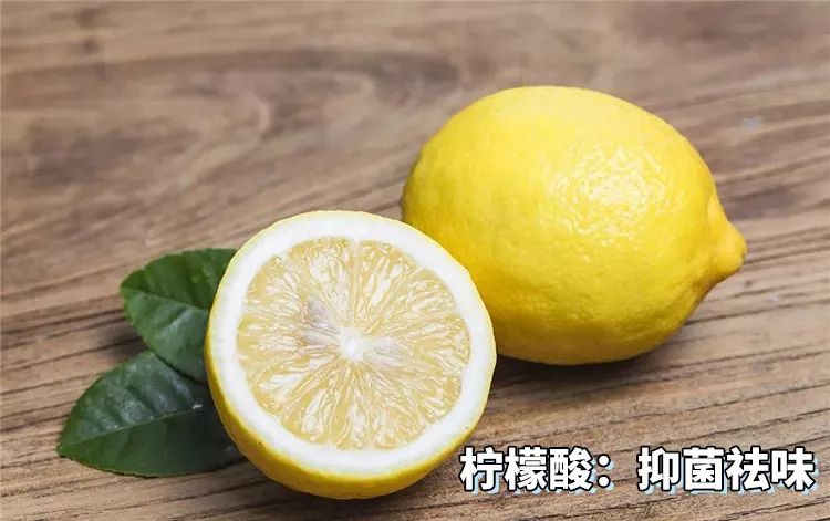                     疾控中心证明：浴室=病菌室，1招一喷一擦污垢细菌全消失！