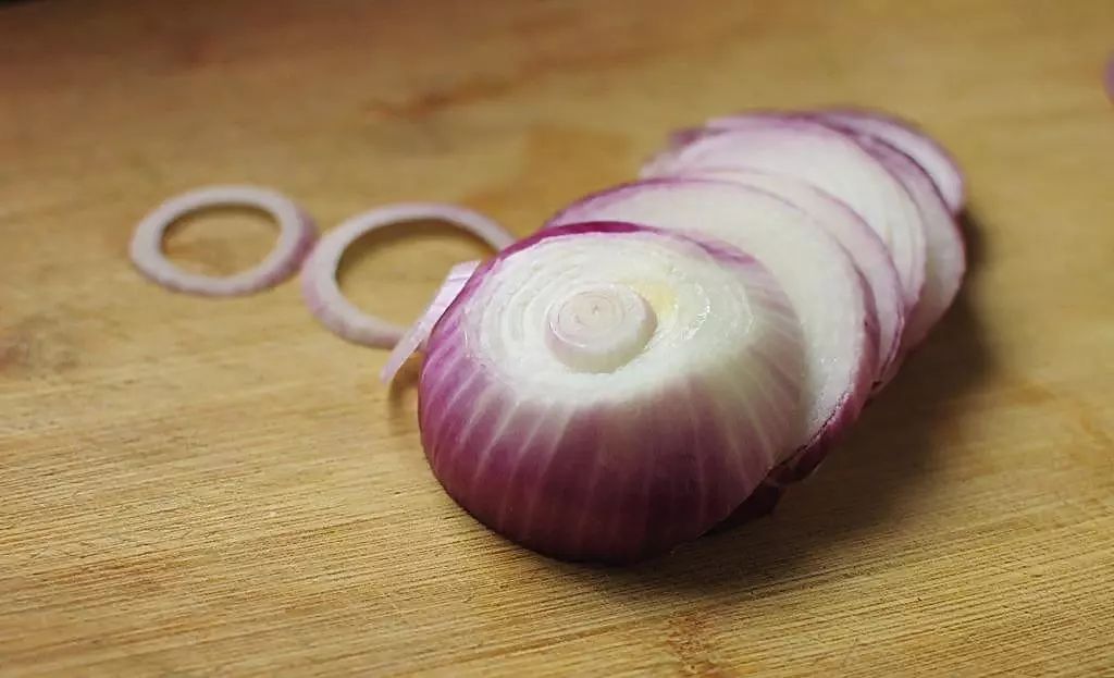 洋葱的功效与作用能降血脂吗 6990fd759e074bb8940d67f067cfebf4.jpeg