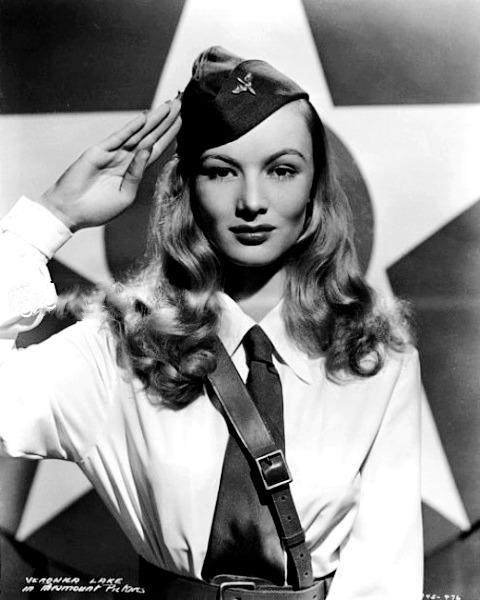 二战期间让美军爱不释手的美女海报,为何要重拍呢