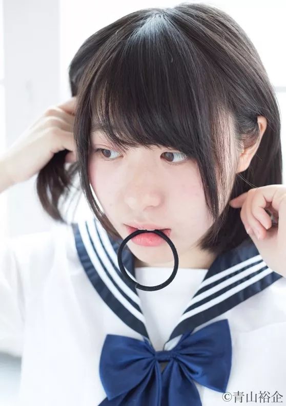 制服少女-青山裕企