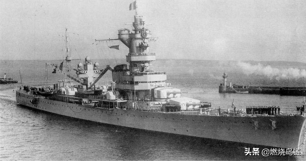 阿尔及利亚号重巡洋舰:法国最强重巡却毫无建树悲惨的