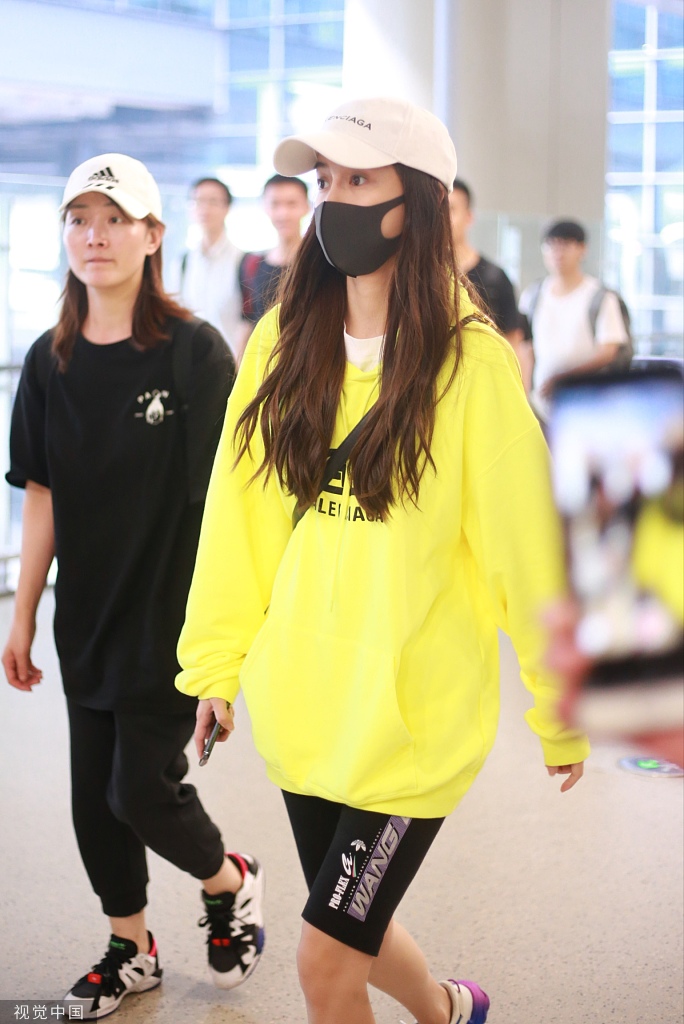 baby疑为保护儿子分开走 小海绵用英文奶凶质