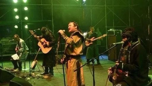 杭盖乐队现场一首超经典的《希格希日》,好听