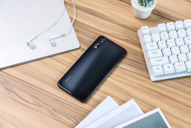 旗舰级手机价格 f36f9751805247e2b1bfbcd004e7a85b.jpeg