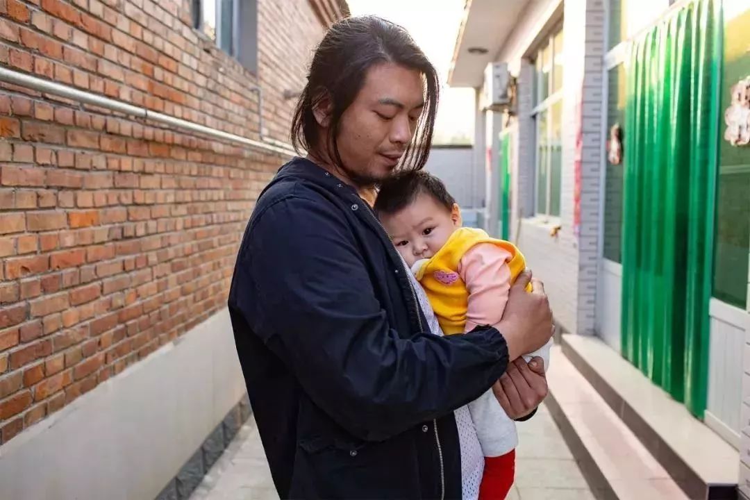 低配版樊少皇火遍日本!这个只发明「废物」的