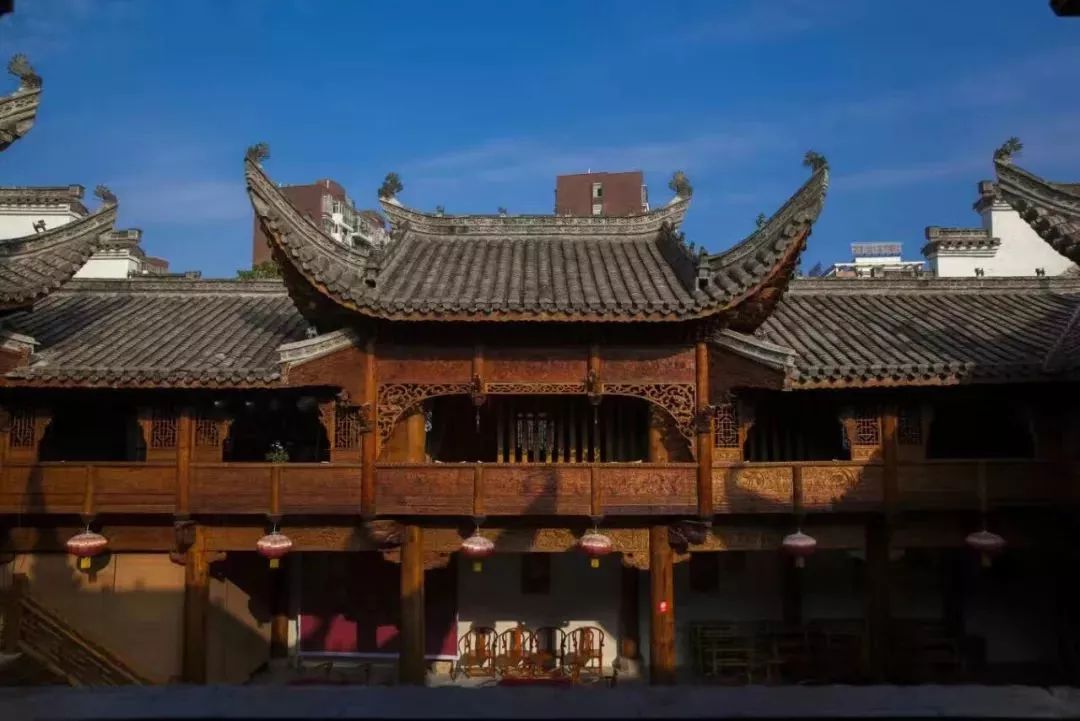 深藏瓷都御窑景巷的五王庙古戏台,品茶,看戏,纳凉,听曲,品味瓷都文化!