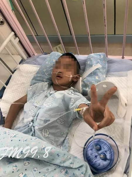                     哈尔滨7楼坠下男童颅骨身体骨折，迷迷糊糊说出了一段数字！