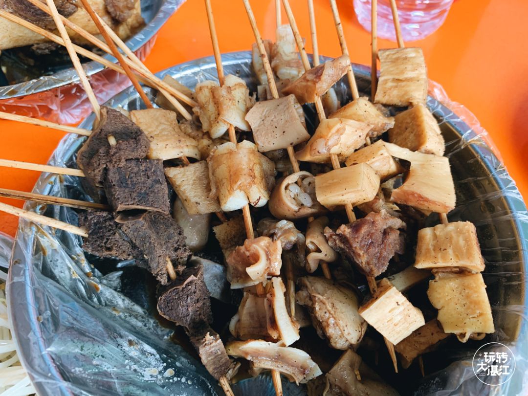 汤加有多少人口_汤加l丽艺术照(2)