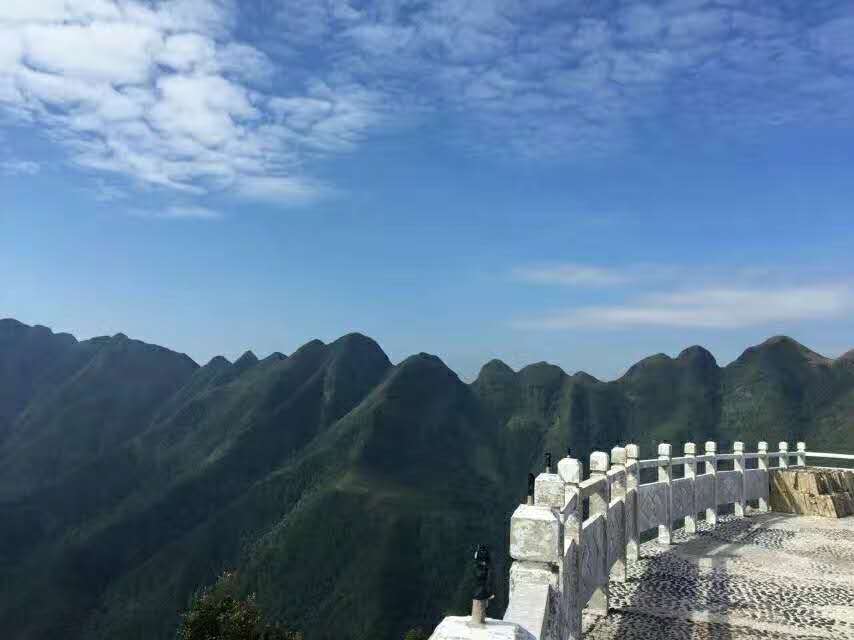 十万大山七星顶度假区正在建设中.