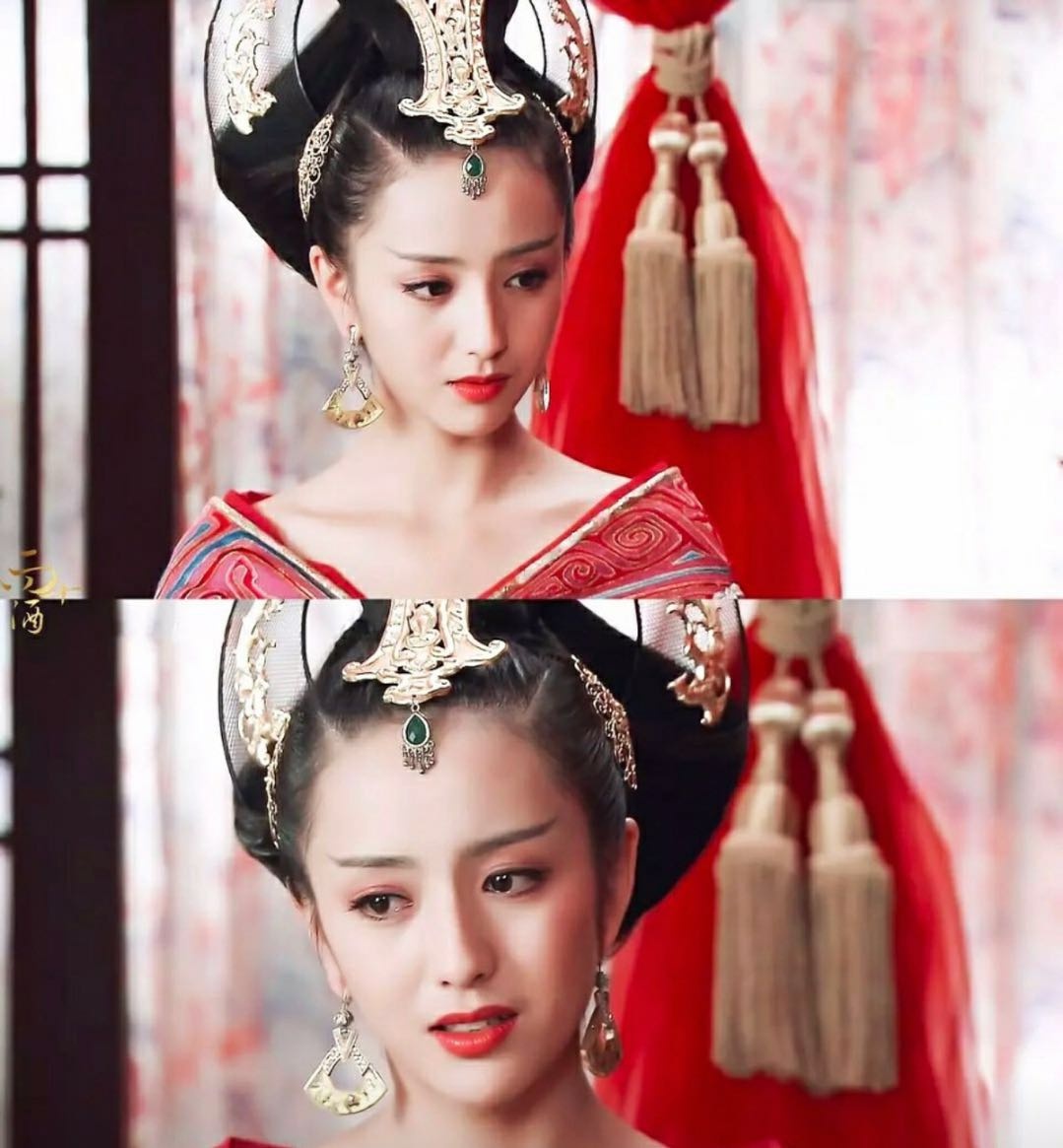 《国家宝藏》中的佟丽娅作为新疆国宝守护人,化身大唐美女,一颦一笑