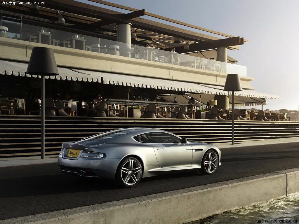 一部电影一台车?估计你只记得《变形金刚》里