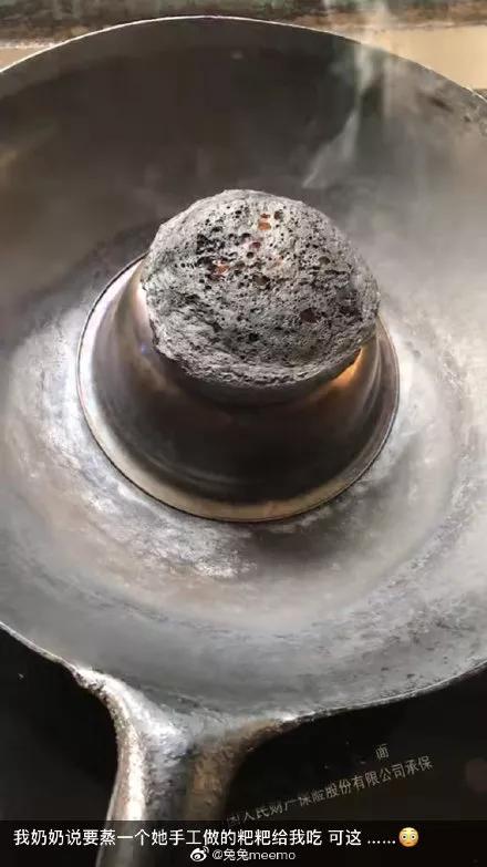 ▼  必须有姓名 兔兔meemo 我朋友奶奶给她蒸的手工粑粑 ▼  我做的