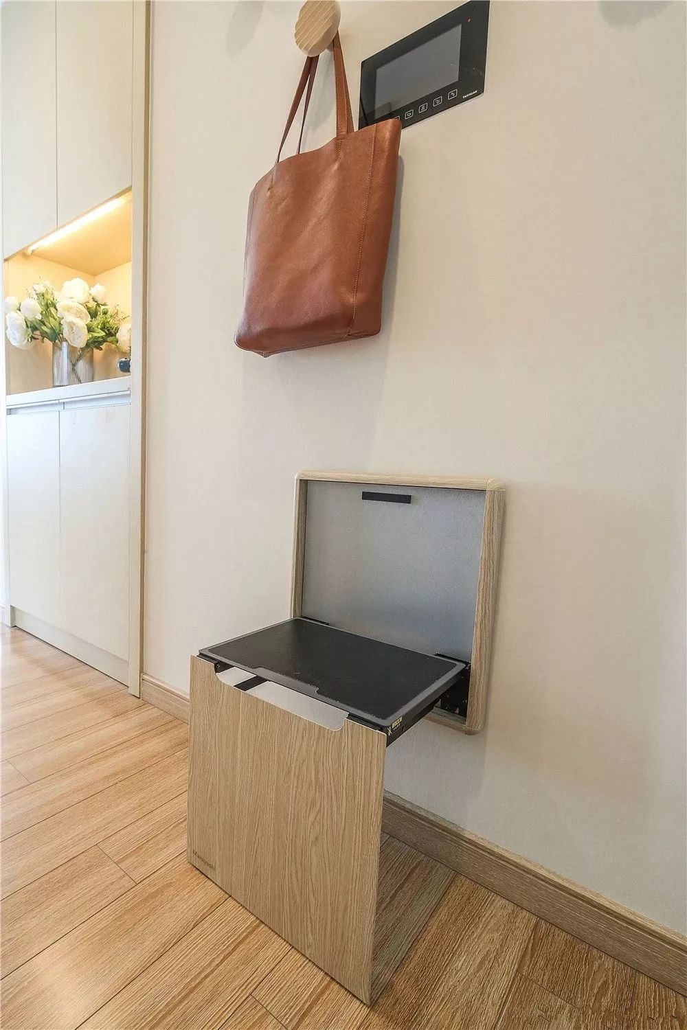 原木风搭配挂画 9b145387e80c48248c43c17814a0f1fa.jpeg