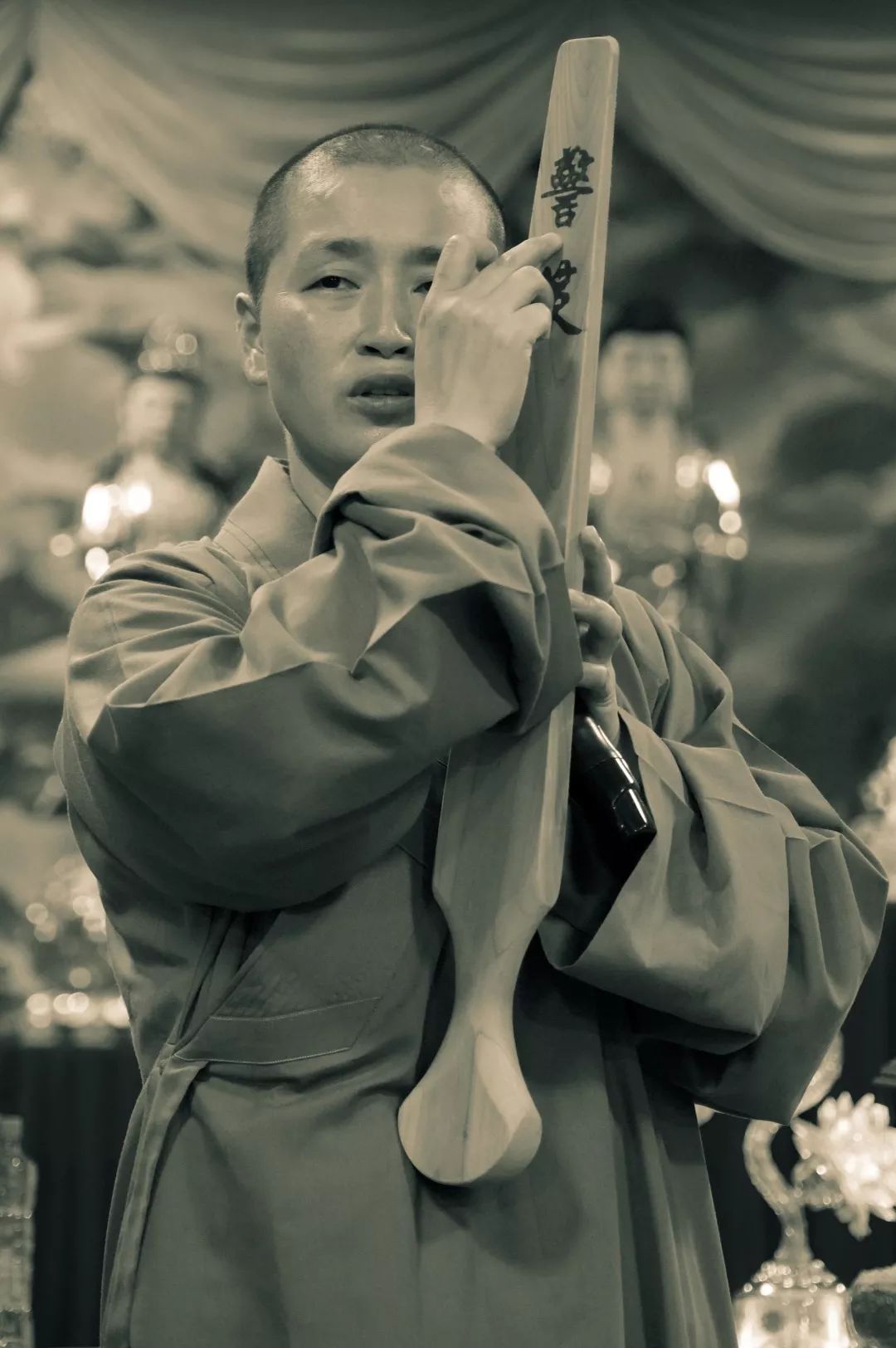 让奉献精神和忘我精神渗透在有成佛之心的学佛人身上去如履如法地学习。