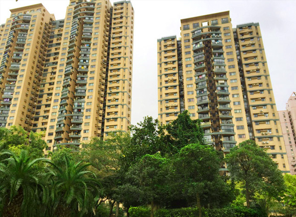 信托公司内部人士:不是一刀切给房企断供