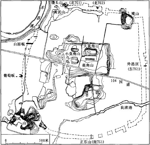 城墙分布范围及发掘区位置示意图(摘自《发掘)如图可见,这座古城